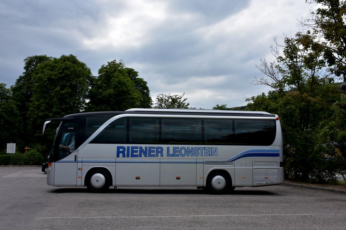 Setra 411 HD von RIENER Reisen aus �sterreich 06/2017 in Krems.