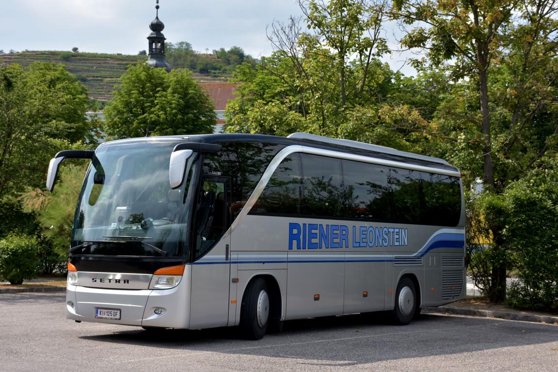 Setra 411 HD von RIENER Reisen aus �sterreich 06/2017 in Krems.