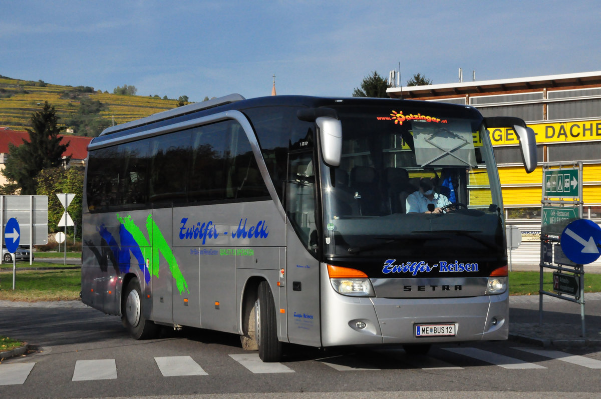 Setra 411 HD von Zw�lfer Reisen aus Nieder�sterreich in Krems gesehen.