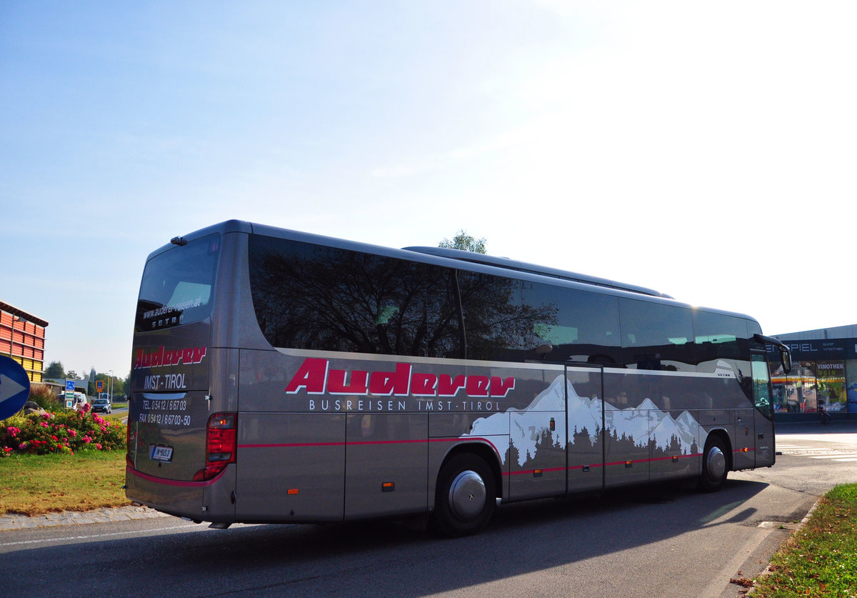 Setra 415 GT-HD von Auderer Reisen aus �sterreich in Krems.