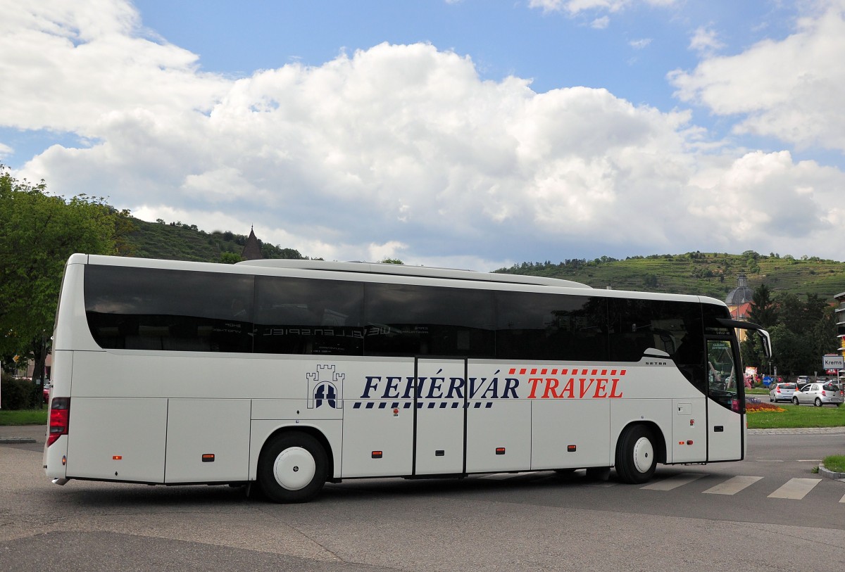Setra 415 GT-HD aus Ungarn am 31.Mai 2014 in Krems.