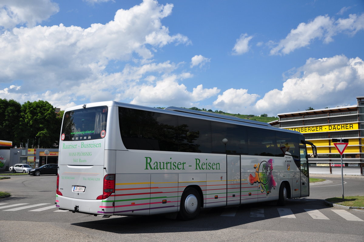 Setra 415 GT-HD von Hans Pl�ssnig Reisen aus �sterreich in Krems gesehen.