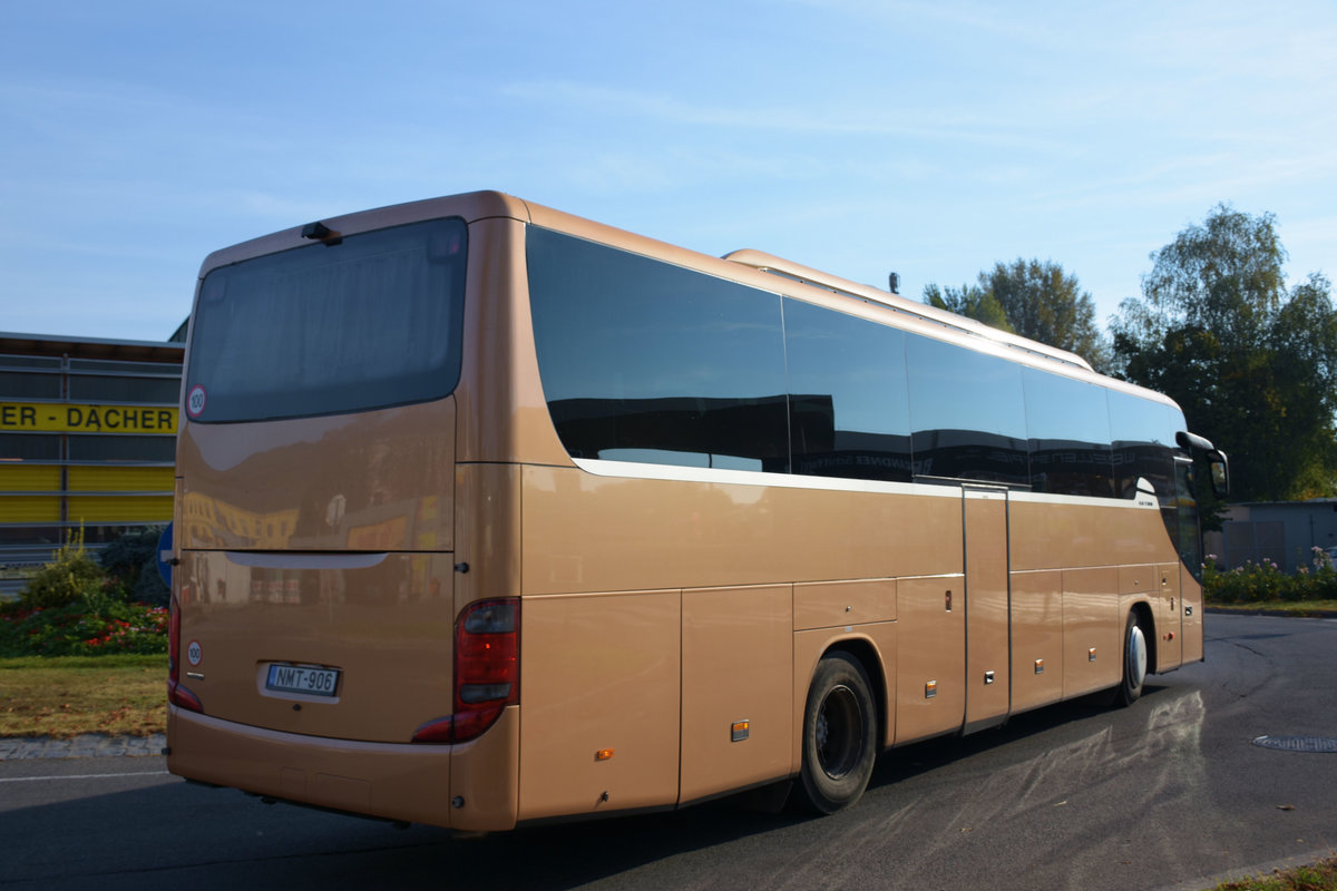 Setra 415 GT-HD von K�l�njarat aus Ungarn in Krems.