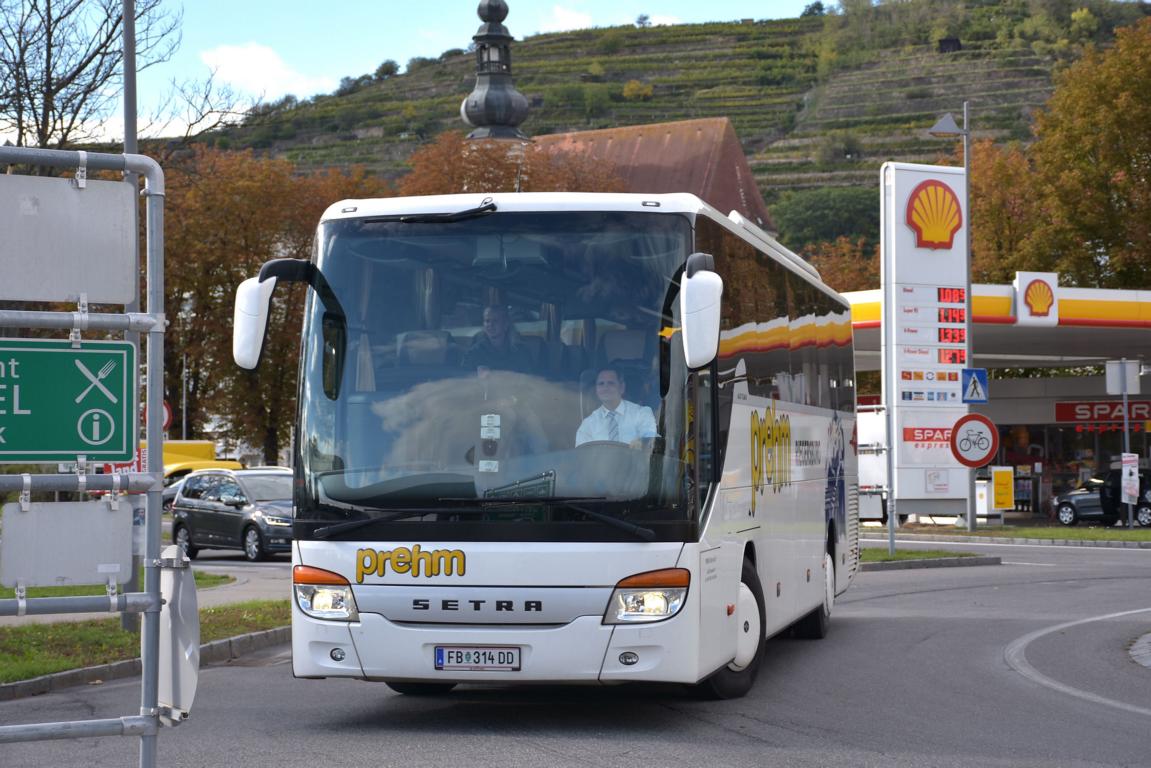 Setra 415 GT-HD von PREHM Reisen aus �sterreich 10/2017 in Krems.