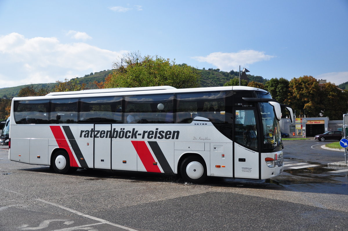 Setra 415 GT-HD von Ratzenb�ck Reisen aus �sterreich in Krems gesehen.