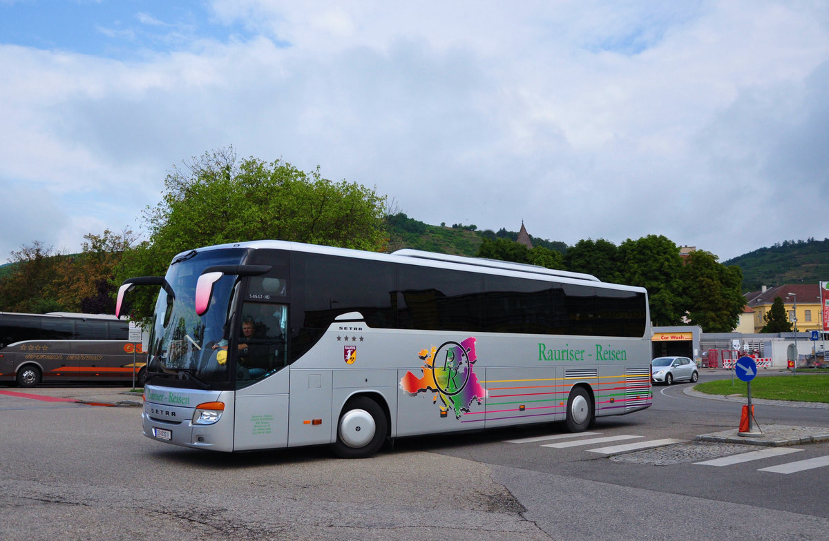 Setra 415 GT-HD von Rauriser Reisen Hans Plssnig in Krems gesehen.