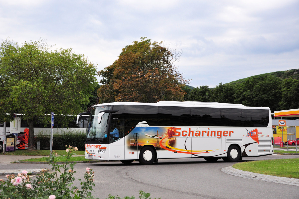 Setra 415 GT-HD von Scharinger Reisen aus �sterreich in Krems gesehen.