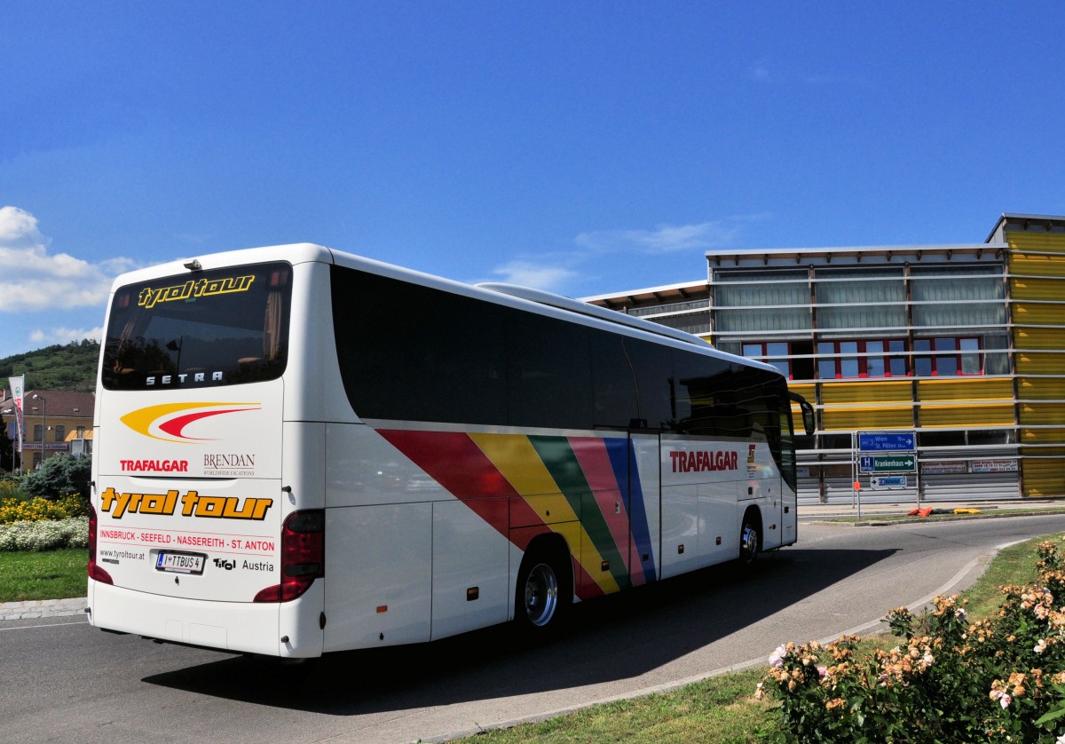 SETRA 415 GT-HD von TYROL tour`s am 9.7.2013 in Krems gesehen.