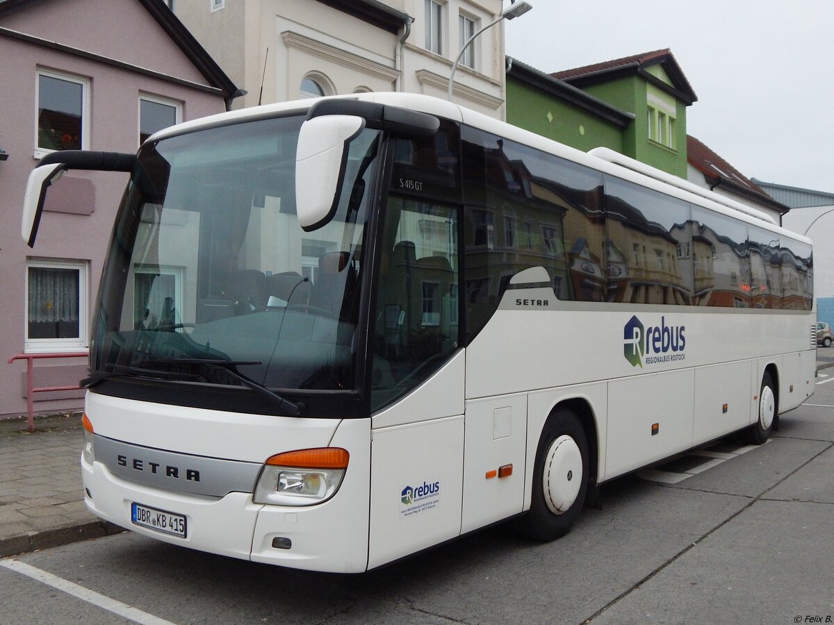 Setra 415 GT von Regionalbus Rostock in Neubrandenburg.