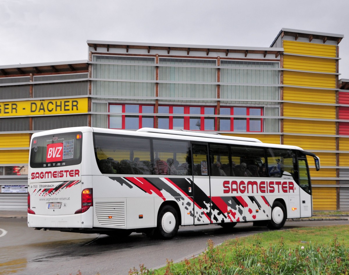 Setra 415 GT von Sagmeister Reisen aus �sterreich am 17.Mai 2014 in Krems unterwegs.