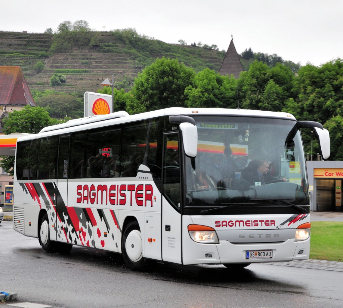 Setra 415 GT von Sagmeister Reisen aus �sterreich am 17.Mai 2014 in Krems unterwegs.