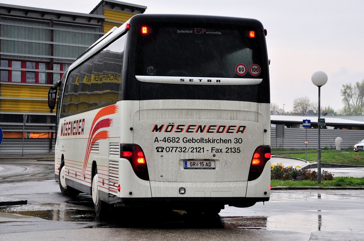 Setra 415 HD von M�seneder Reisen aus �sterreich am 17.4.2015 in Krems.