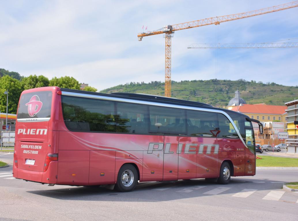 Setra 415 HD von PLIEM Reisen aus �sterreich in Krems.