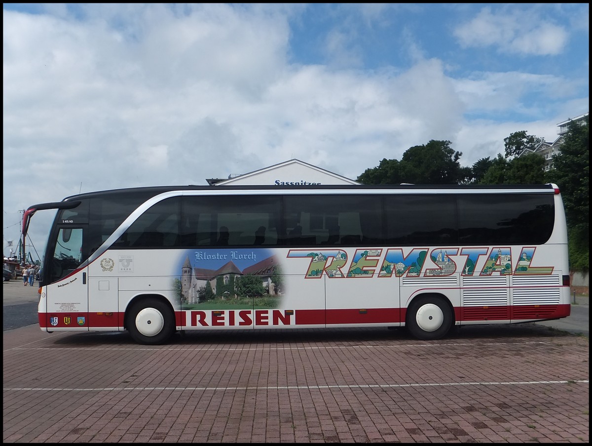 Setra 415 HD von Remstal aus Deutschland im Stadthafen Sassnitz.