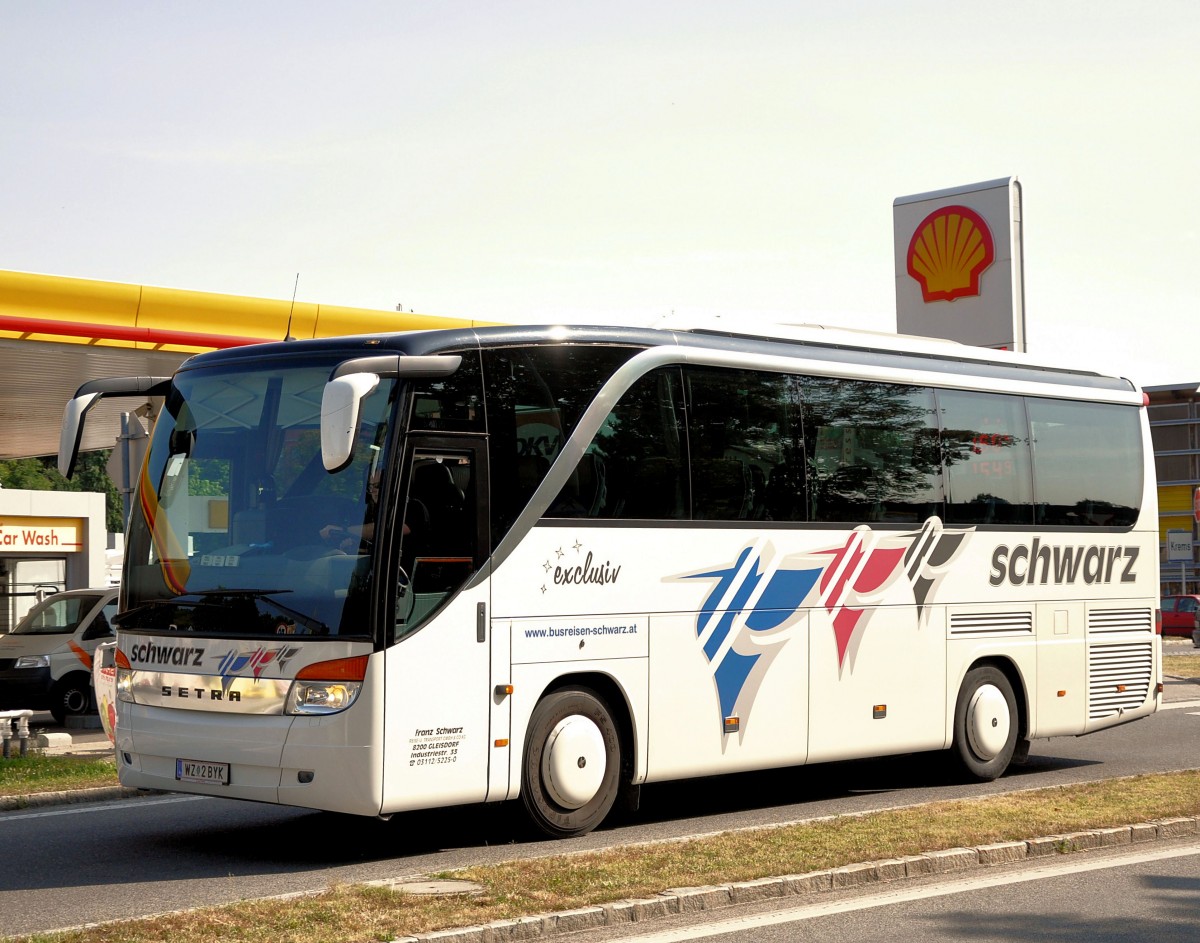 SETRA 415 HD von SCHWARZ Reisen/�sterreich,Krems,Juli 2013.