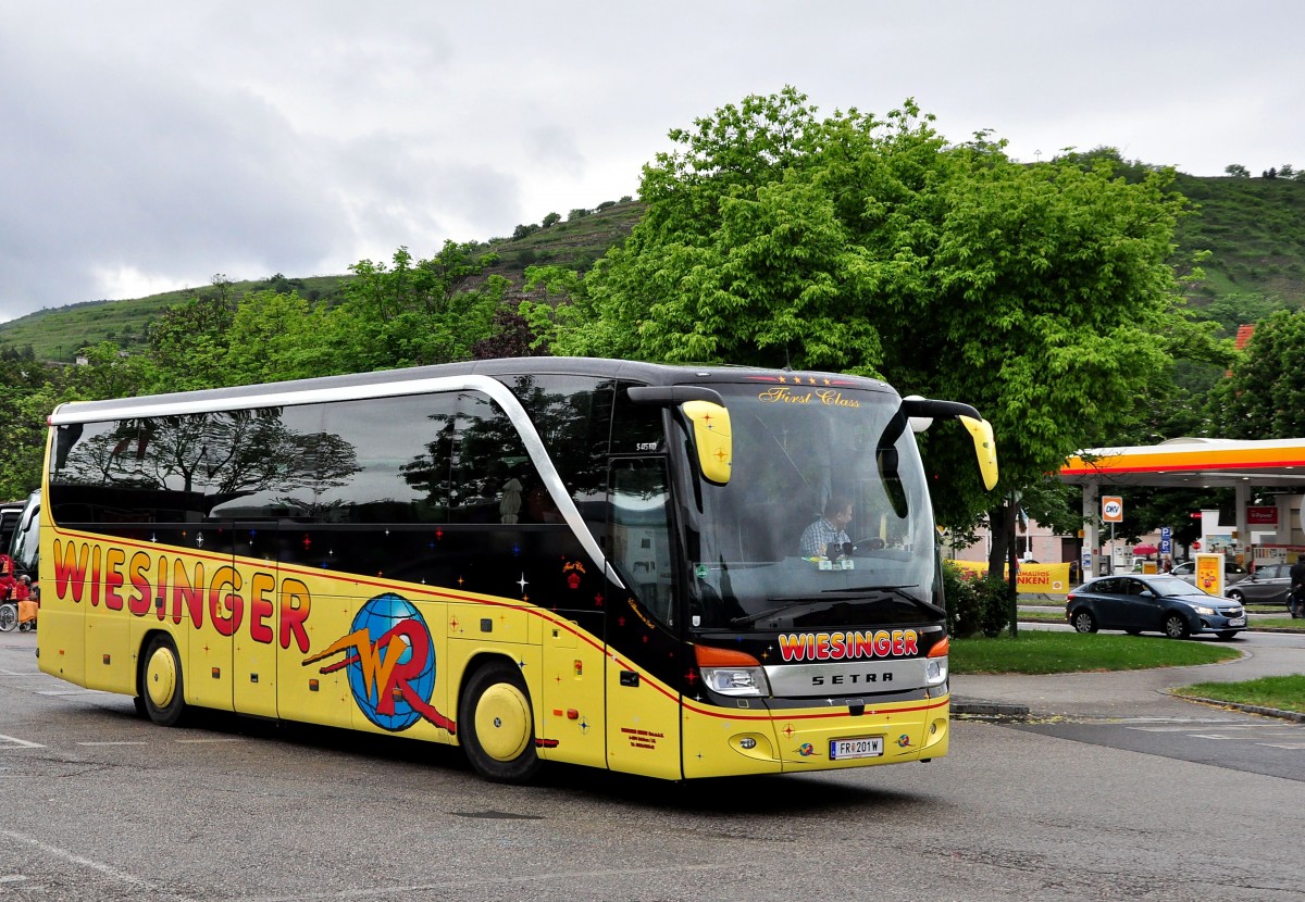 Setra 415 HD von Wiesinger Reisen aus �sterreich am 20.5.2015 in Krems.