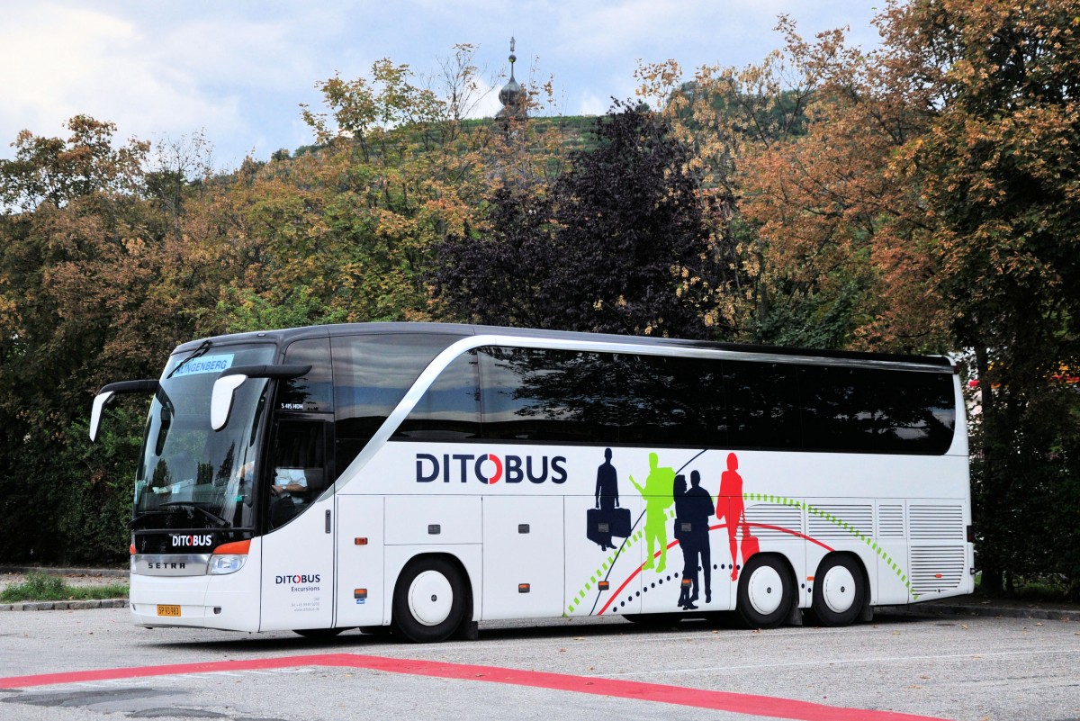 SETRA 415 HDH aus D�nemark im August 2013 in Krems.