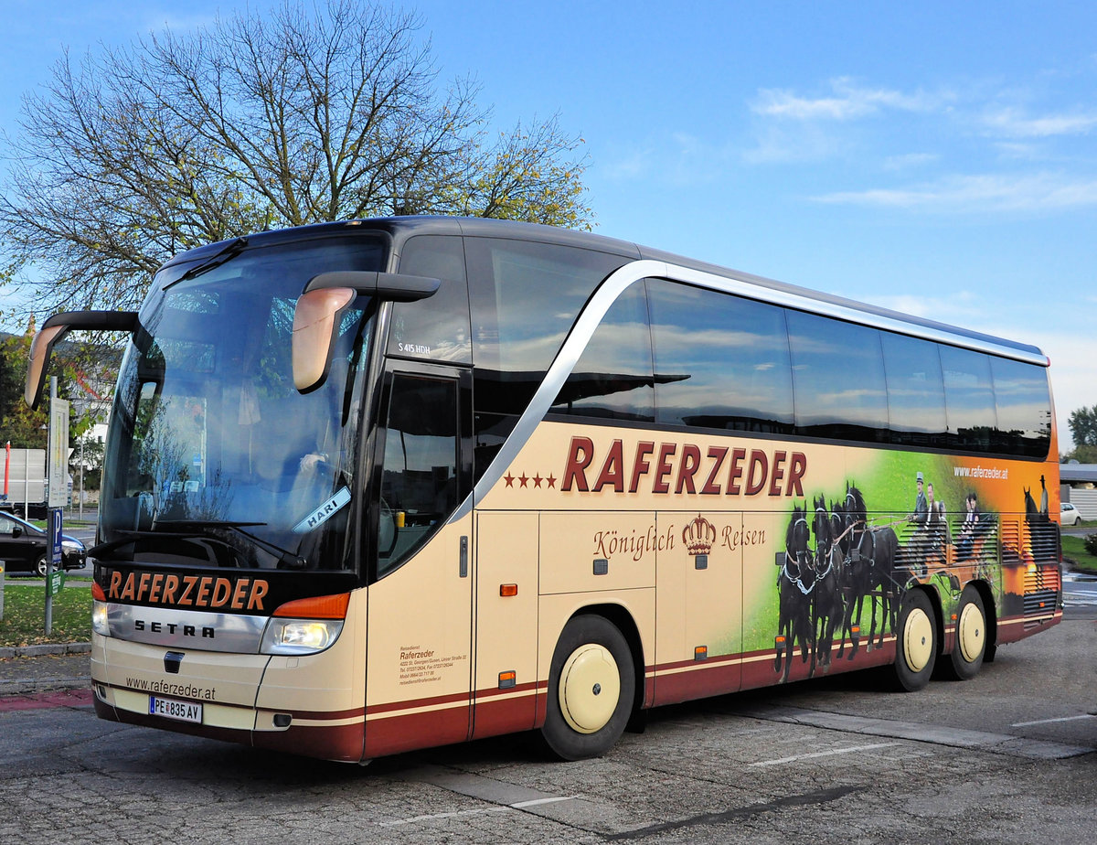 Setra 415 HDH von Raferzeder Reisen aus �sterreich in Krems gesehen.