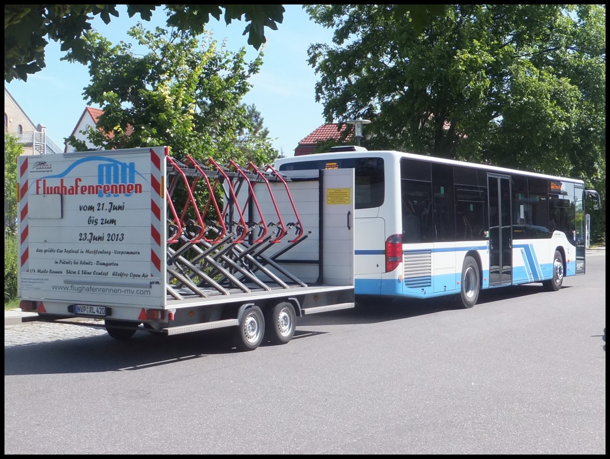 Setra 415 NF mit H�nger der Kraftverkehrsgesellschaft mbH Ribnitz-Damgarten in Ribnitz-Damgarten.