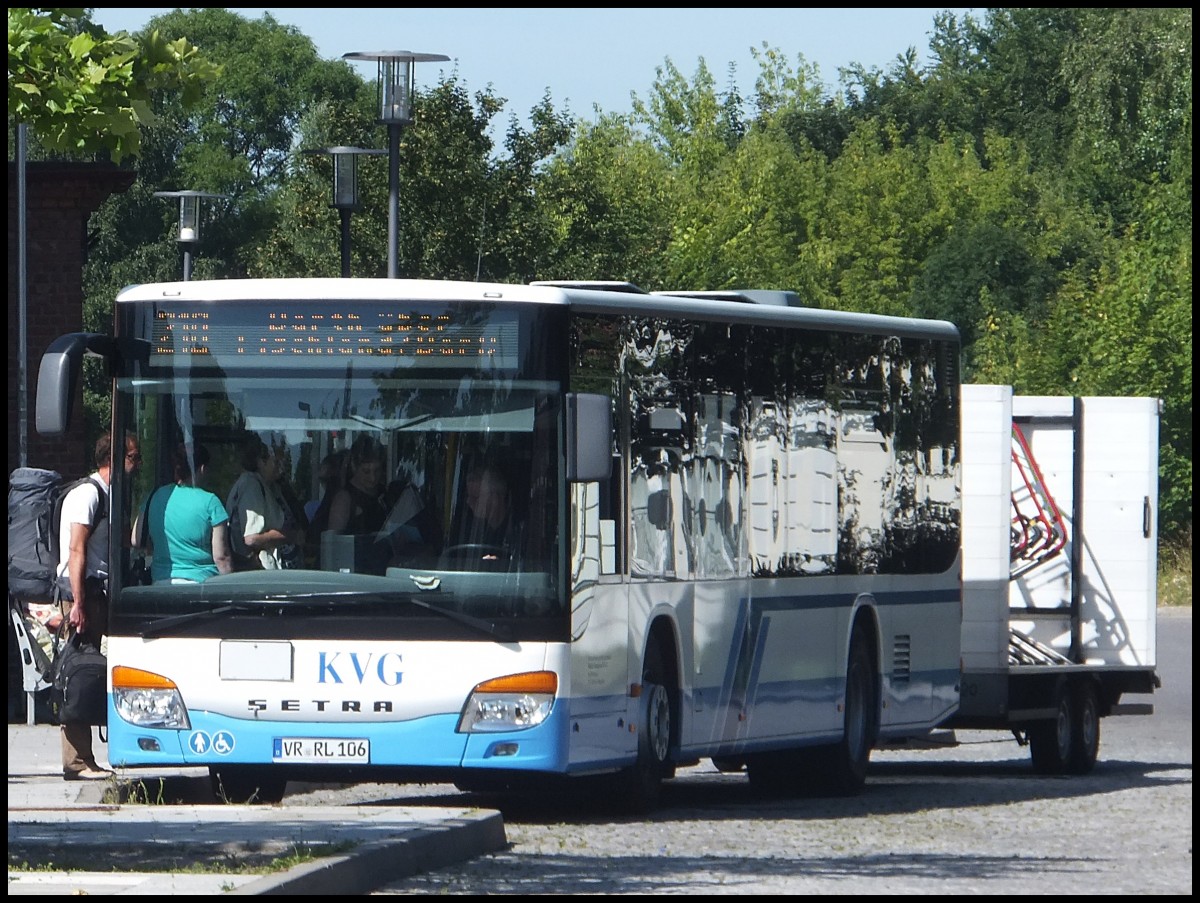 Setra 415 NF mit H�nger der Kraftverkehrsgesellschaft mbH Ribnitz-Damgarten in Ribnitz-Damgarten.