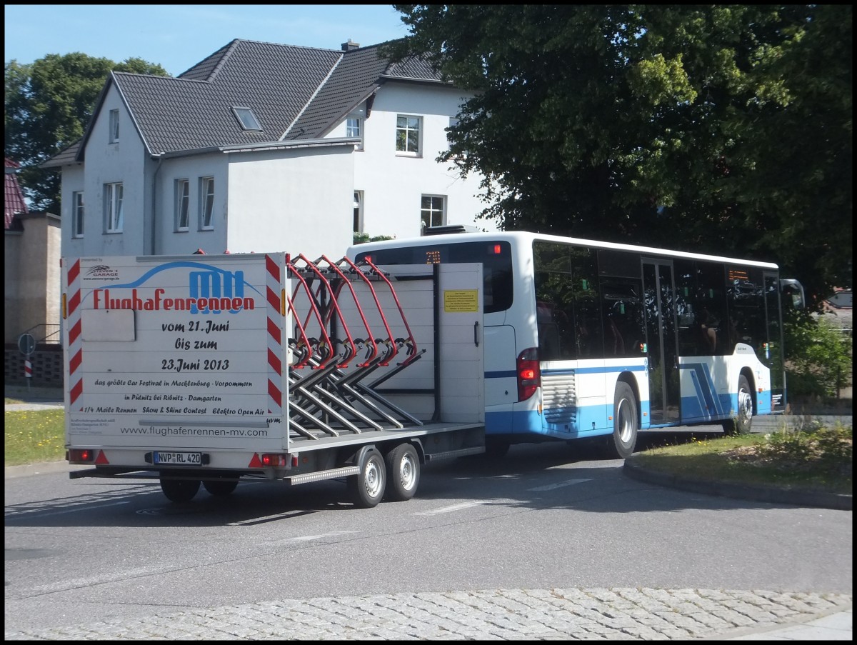 Setra 415 NF mit H�nger der Kraftverkehrsgesellschaft mbH Ribnitz-Damgarten in Ribnitz-Damgarten.