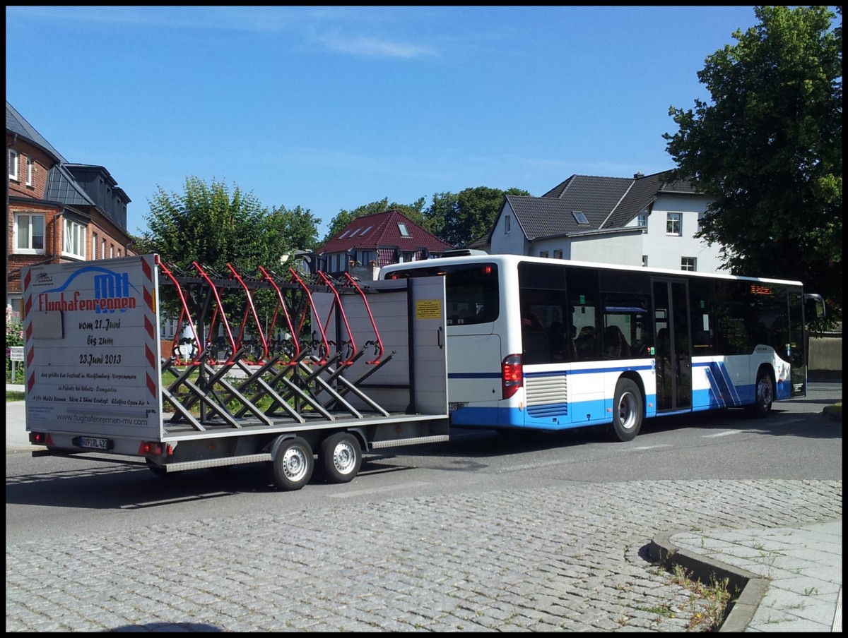 Setra 415 NF mit H�nger der Kraftverkehrsgesellschaft mbH Ribnitz-Damgarten in Ribnitz-Damgarten.