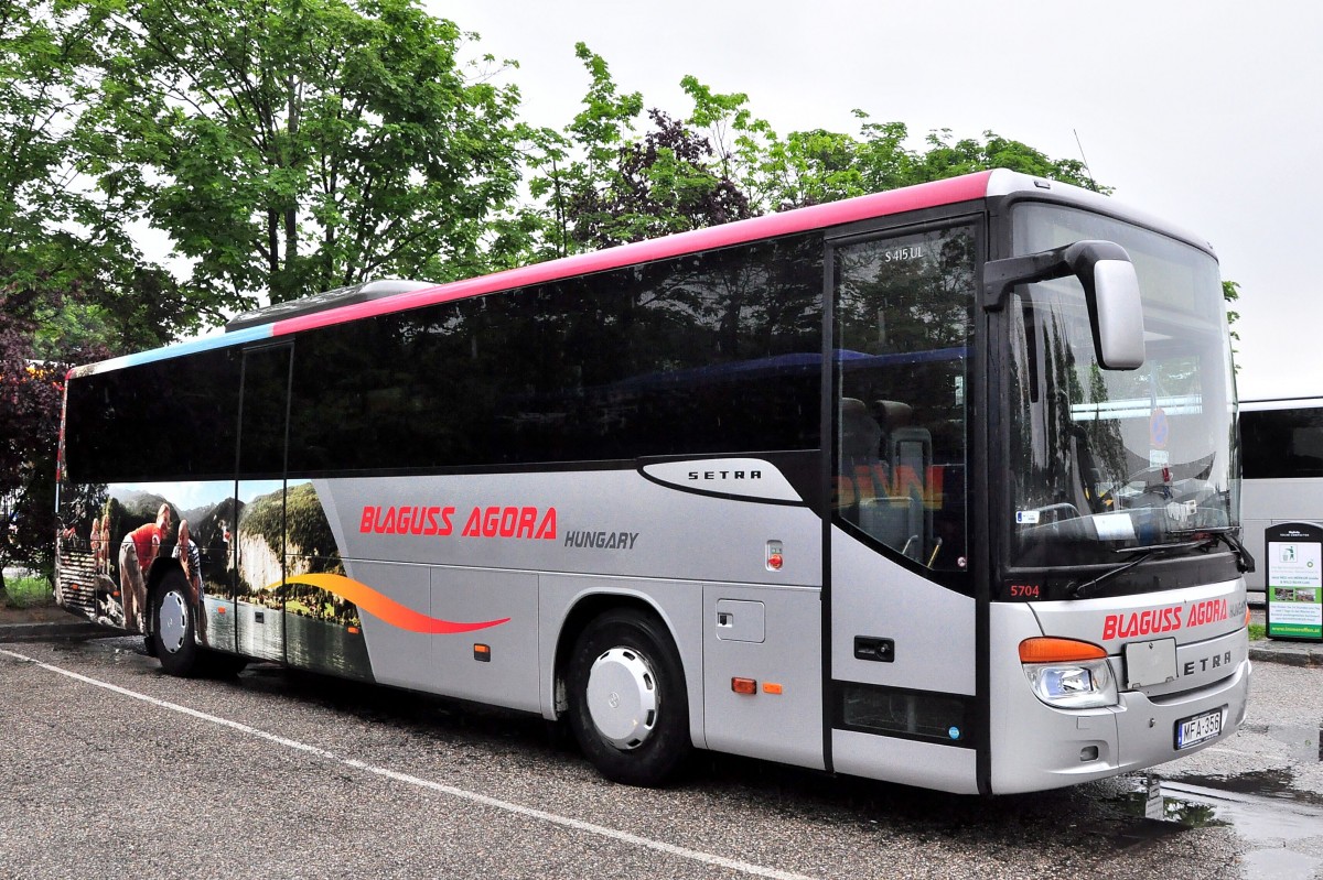 Setra 415 UL von Blaguss Reisen aus Ungarn am 23.5.2015 in Krems.