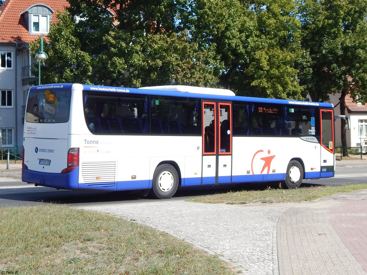 Setra 415 UL von Tonne aus Deutschland in Neustrelitz.