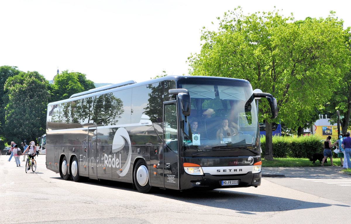 Setra 416 GT- HD von der Fahrwelt R�del aus der BRD in Krems gesehen.