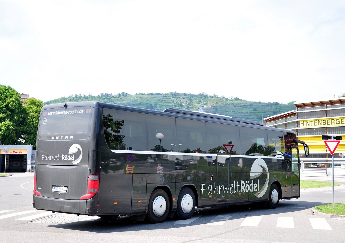 Setra 416 GT-HD von der Fahrwelt R�DEL aus der BRD in Krems gesehen.