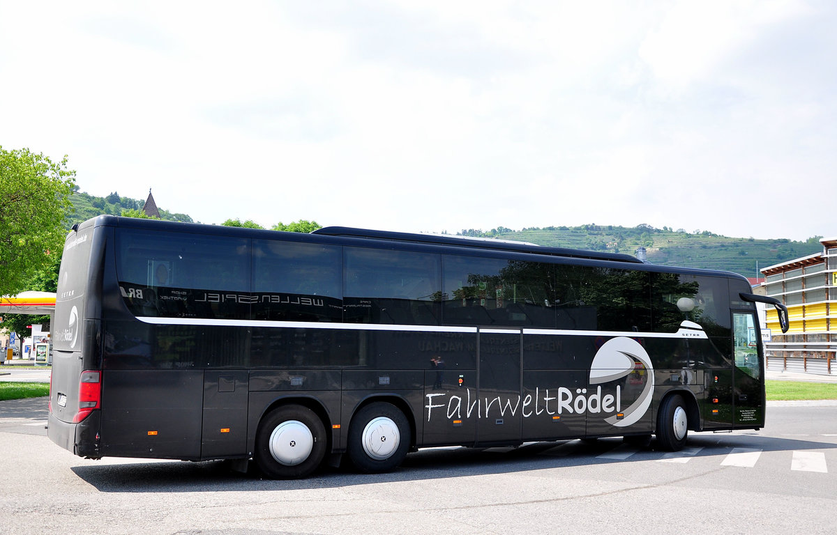 Setra 416 GT-HD von der Fahrwelt RDEL aus der BRD in Krems gesehen.