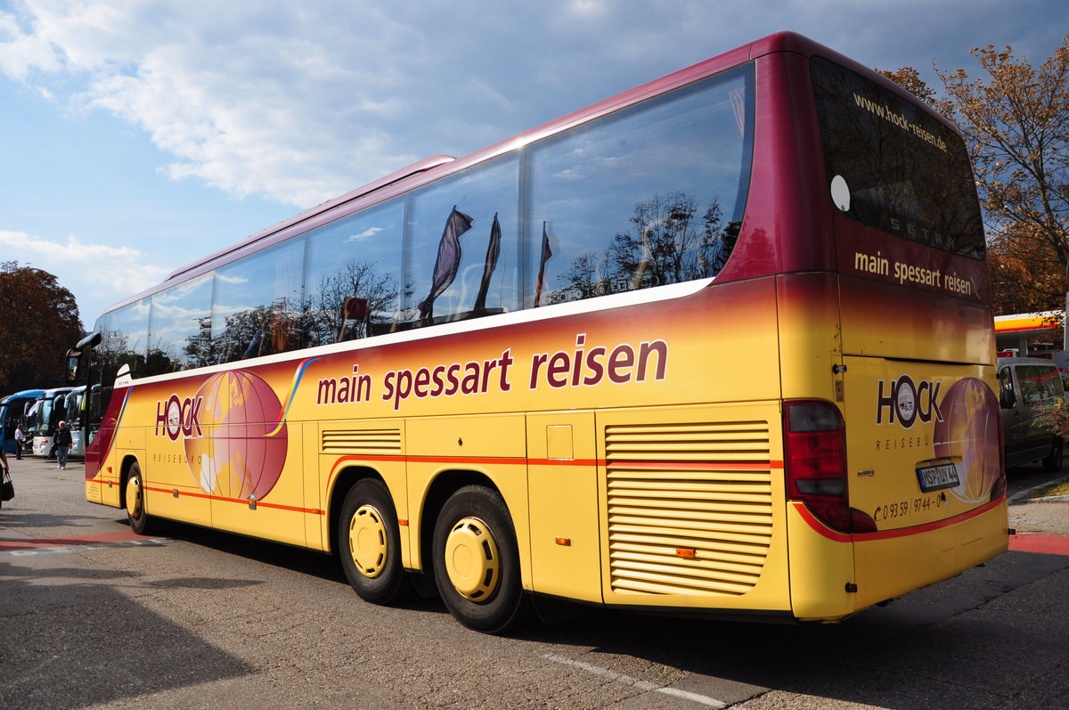 Setra 416 GT-HD von Hock Reisen aus der BRD in Krems.