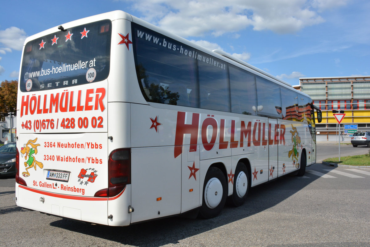 Setra 416 GT-HD von H�llm�ller Reisen aus �sterreich in Krems gesehen.