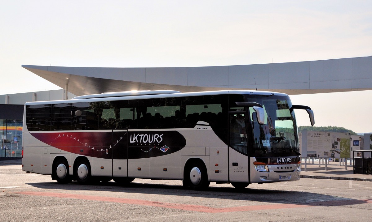 SETRA 416 GT-HD von LK-Tours/Frankreich am 20.7.2013 in Krems gesehen.