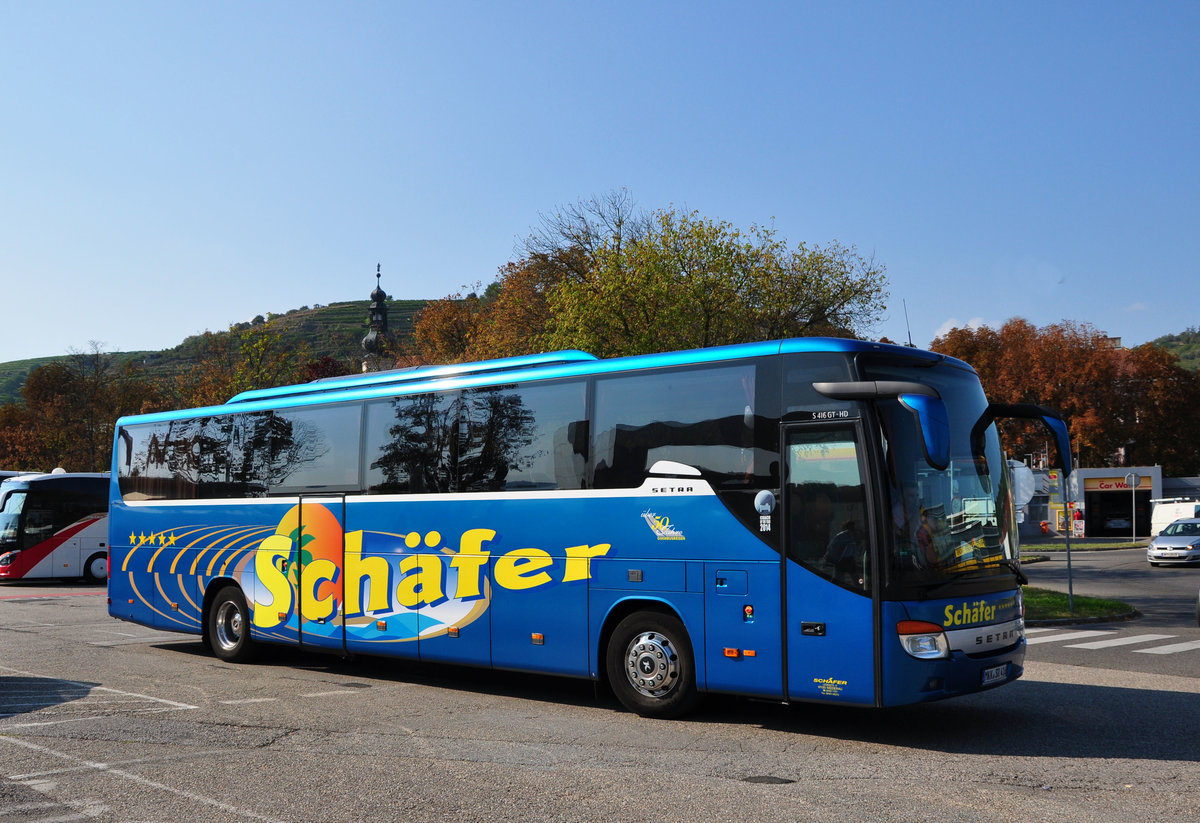 Setra 416 GT-HD von Sch�fer Reisen aus der BRD in Krems.