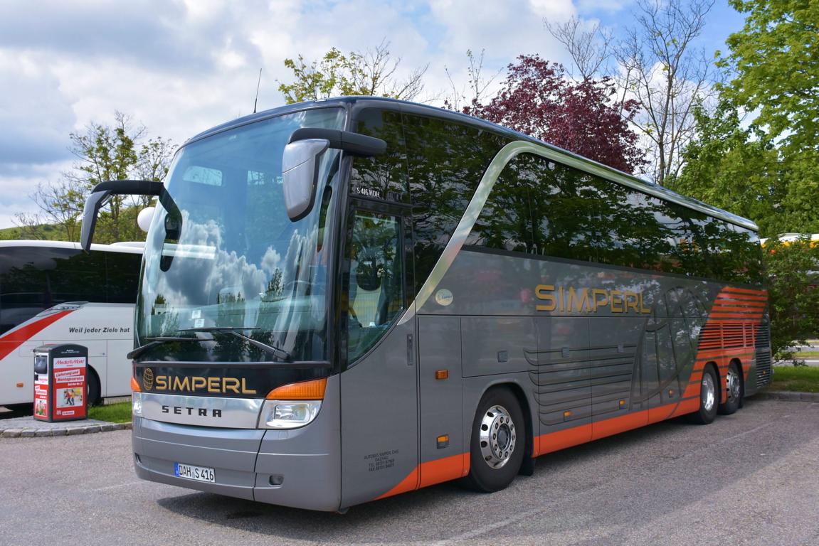 Setra 416 HDH von SIMPERL Reisen aus der BRD in Krems.