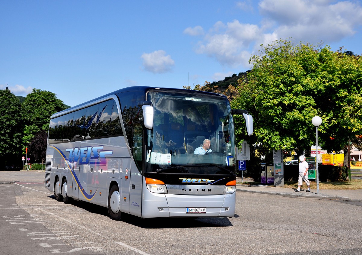 Setra 416 HDH von Weiss Reisen aus sterreich in Krems gesehen.