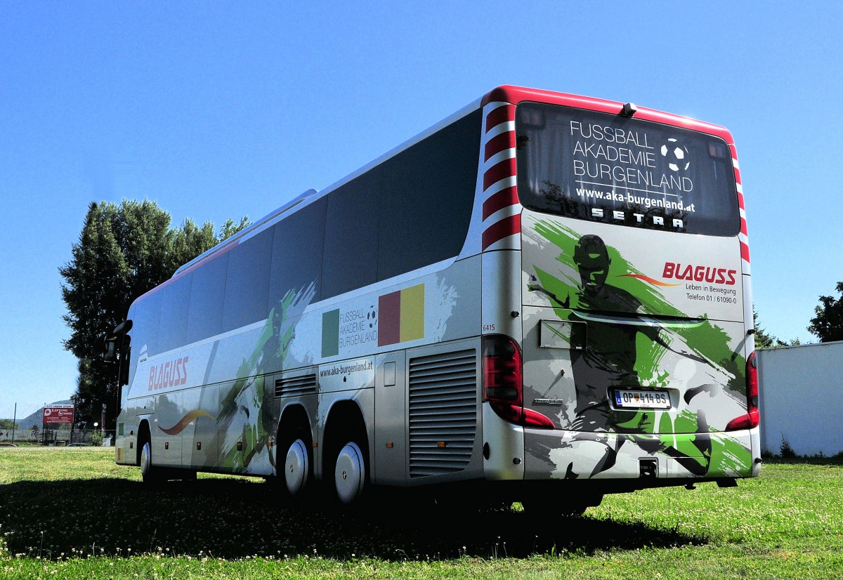 SETRA 417 GT-HD von BLAGUSS / �sterreich am 9.7.2013 in Krems an der Donau.