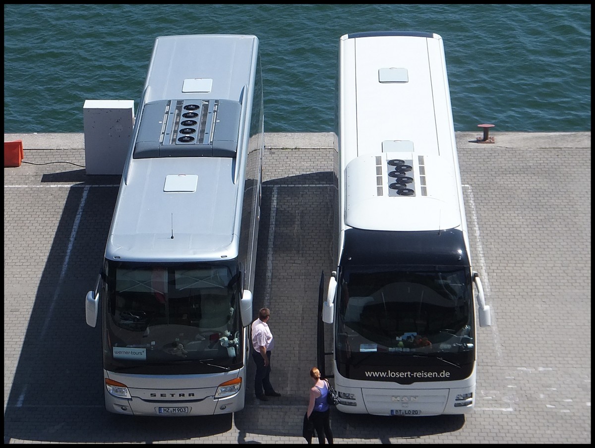 Setra 417 GT-HD vom Omnibusbetrieb Stephan M�ller aus Deutschland und MAN Lion's Coach von Losert-Reisen aus Deutschland im Stadthafen Sassnitz.