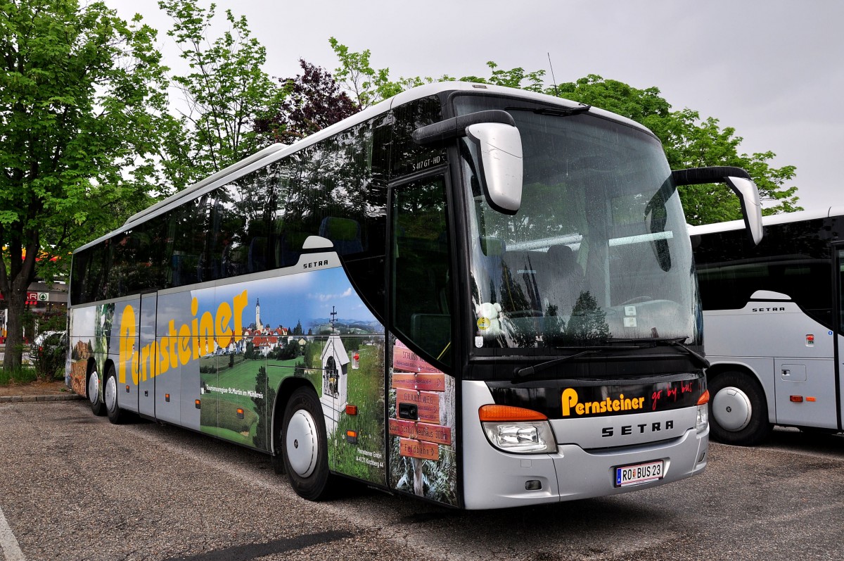 Setra 417 GT-HD von Pernsteiner Reisen aus �sterreich am 13. Mai 2014 in Krems.