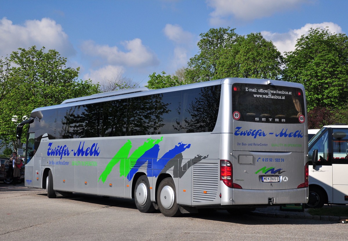 Setra 417 GT-HD von Zwlfer Reisen aus sterreich am 18.4.2015 in Krems.