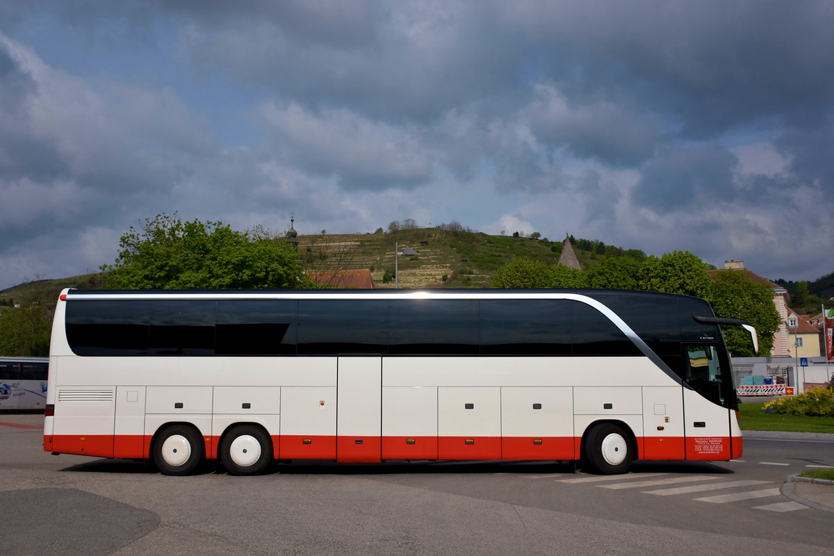 Setra 417 HDH von Stanislav Bohdan aus der SK in Krems.