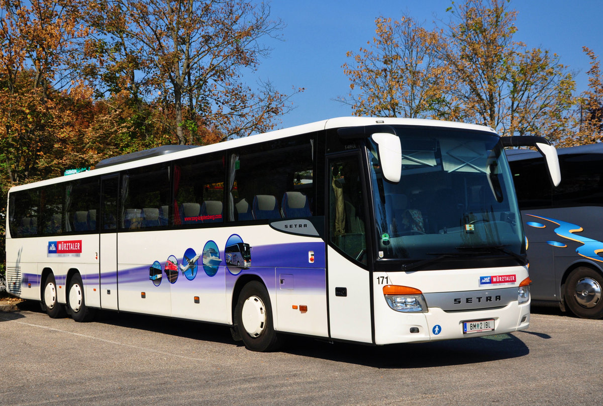 Setra 419 UL von M�RZTALER Reisen aus �sterreich in Krems.