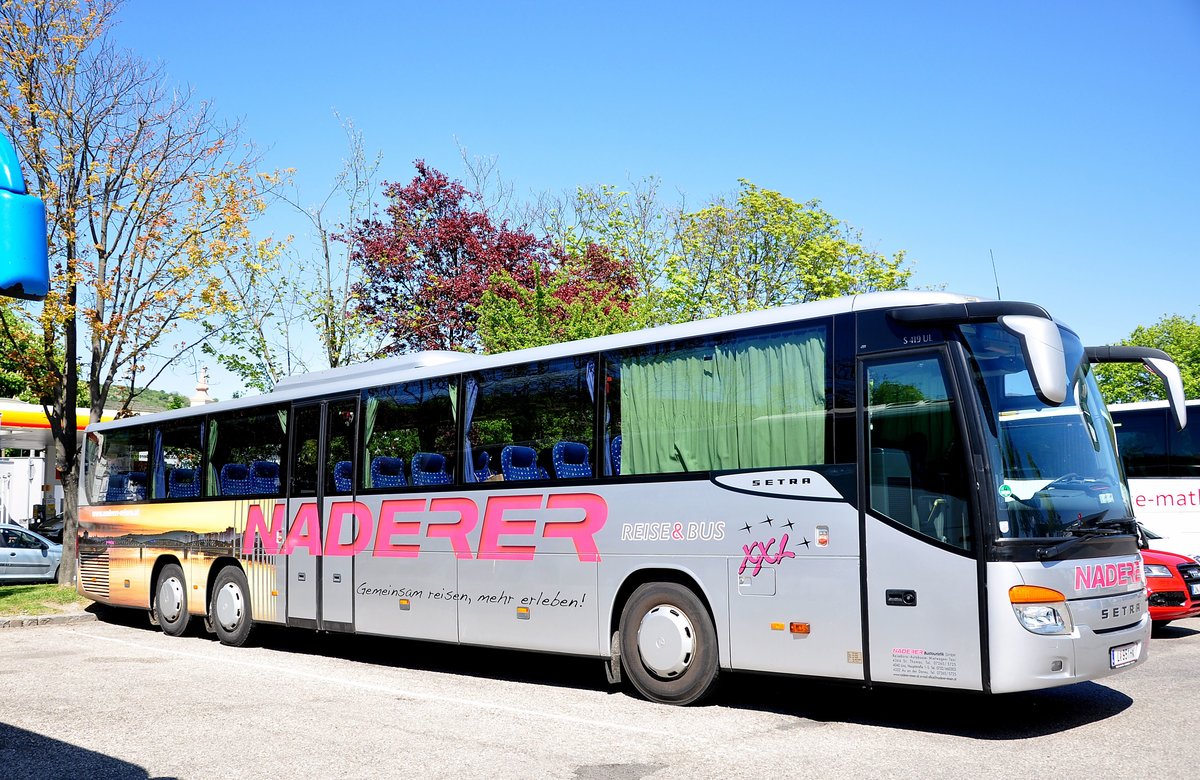 Setra 419 UL von Naderer Reisen aus �sterreich in Krems gesehen.