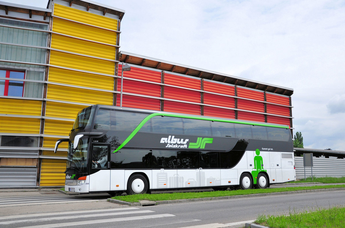 Setra 431 DT von Albus Salzkraft aus �sterreich in Krems gesehen.