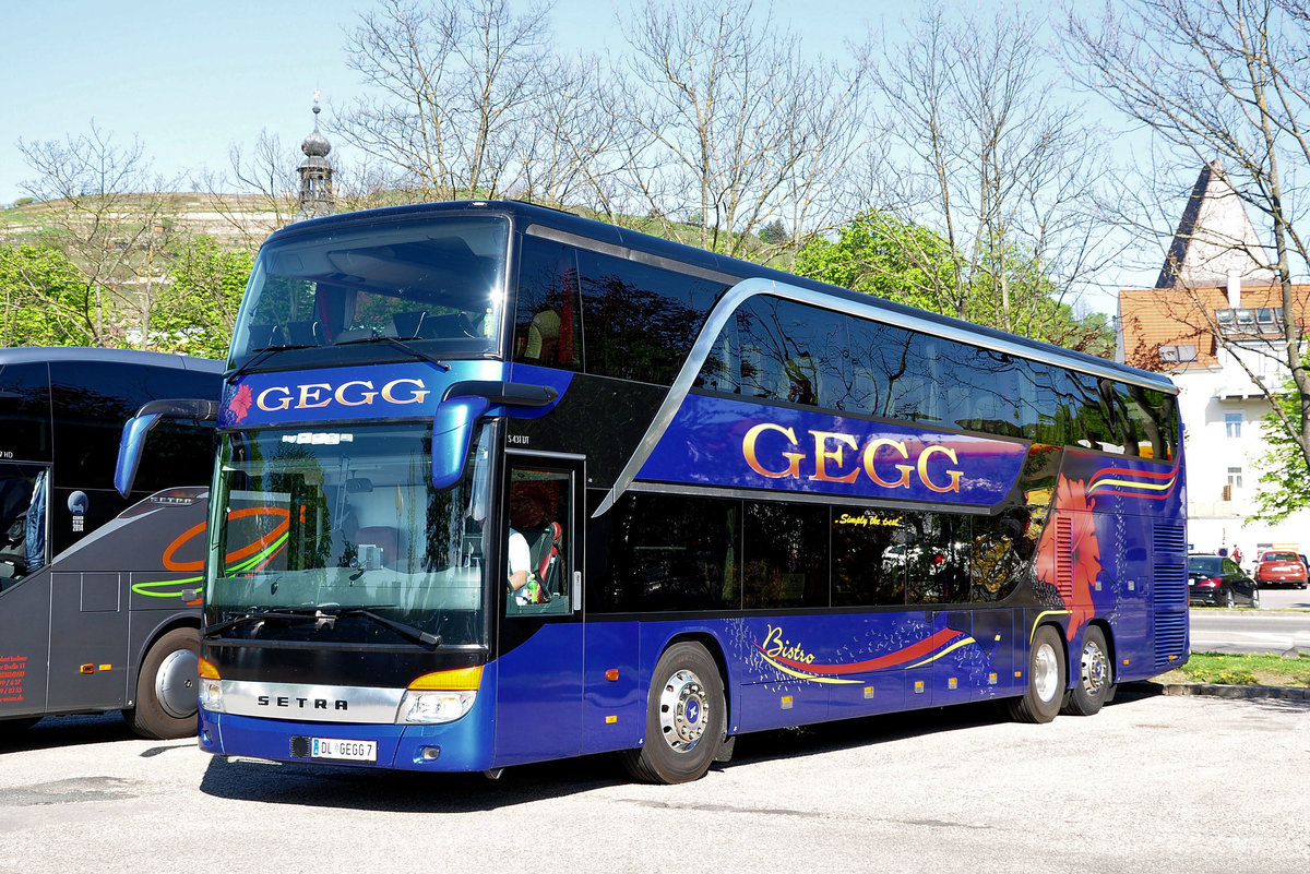 Setra 431 DT von GEGG Reisen aus �sterreich in Krems gesehen.