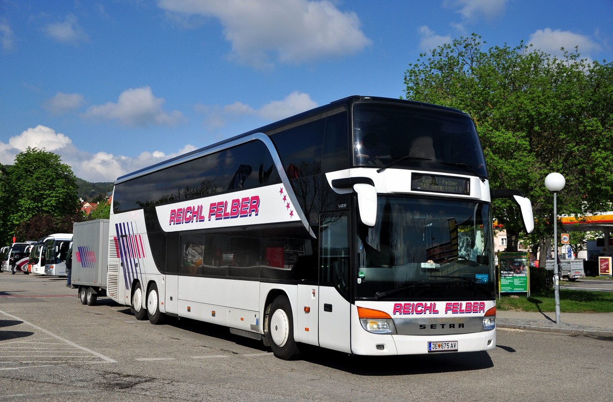 Setra 431 DT mit Radanhnger von Reichl Felber Reisen aus sterreich am 18.4.2015 in Krems.