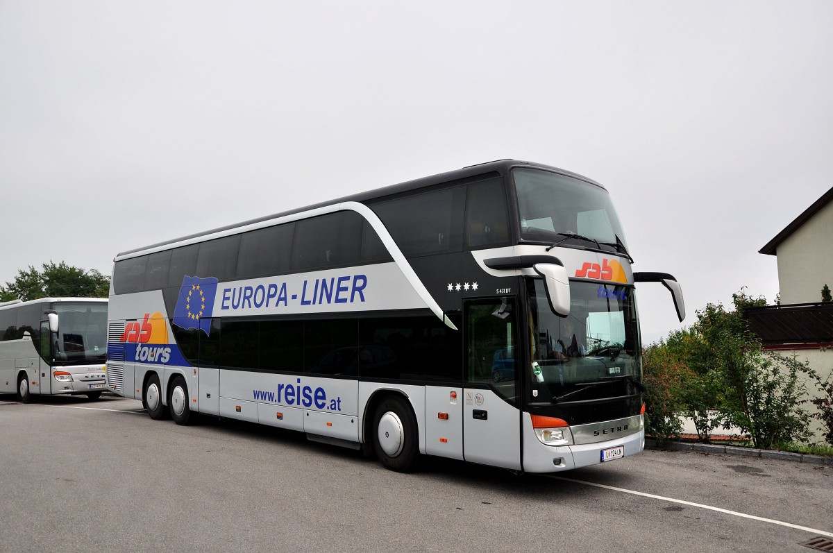 Setra 431 DT von SAB tours aus �sterreich am 11.10.2014 in Krems.
