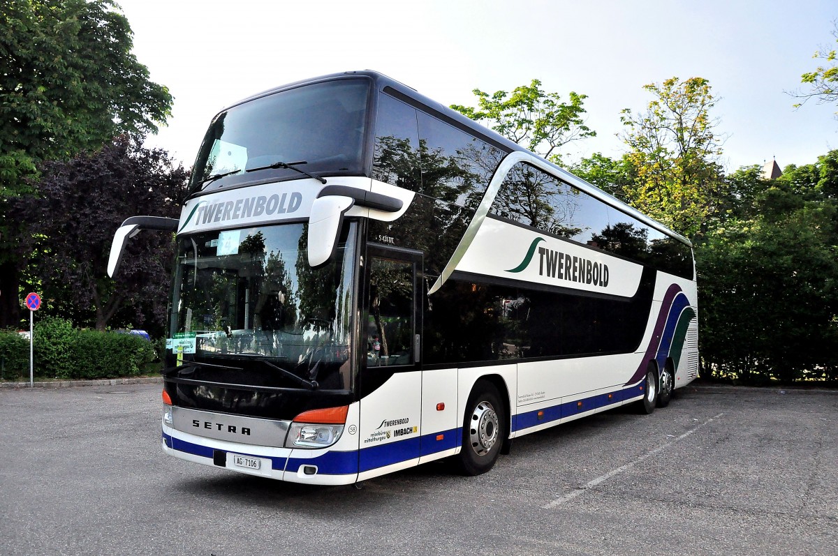 Setra 431 DT von Twerenbold aus der Schweiz im Mai 2015 in Krems.