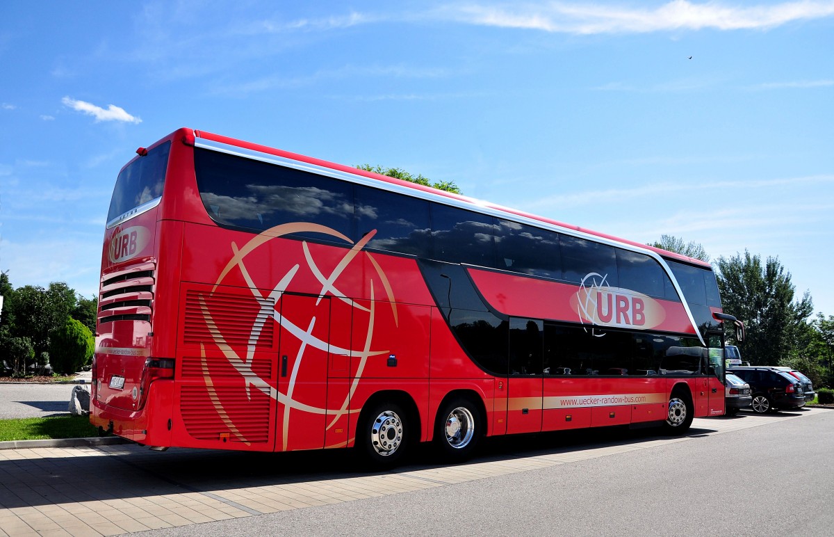 Setra 431 DT von URB aus der BRD am 25.August 2014 in Krems gesehen.